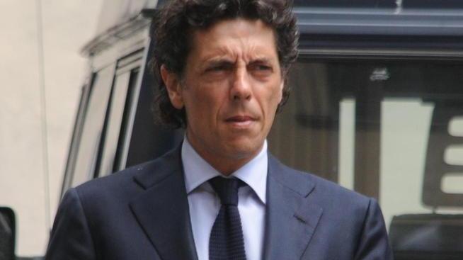 Medico nei guai per truffa: timbrando il cartellino ha sottratto 25mila euro