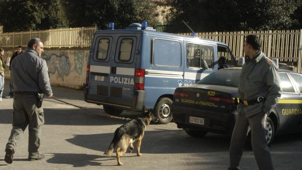Droga a scuola a Olbia: un nuovo blitz poliziotti davanti al De André 