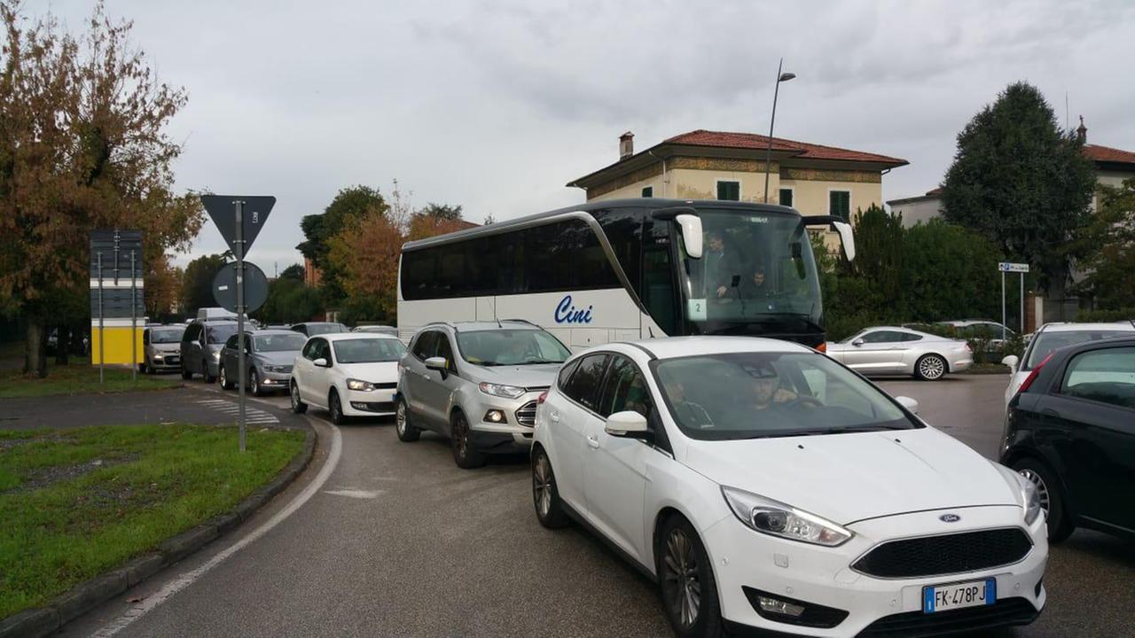 Lucca Comics, sosta selvaggia sulle aiuole: 181 multe
