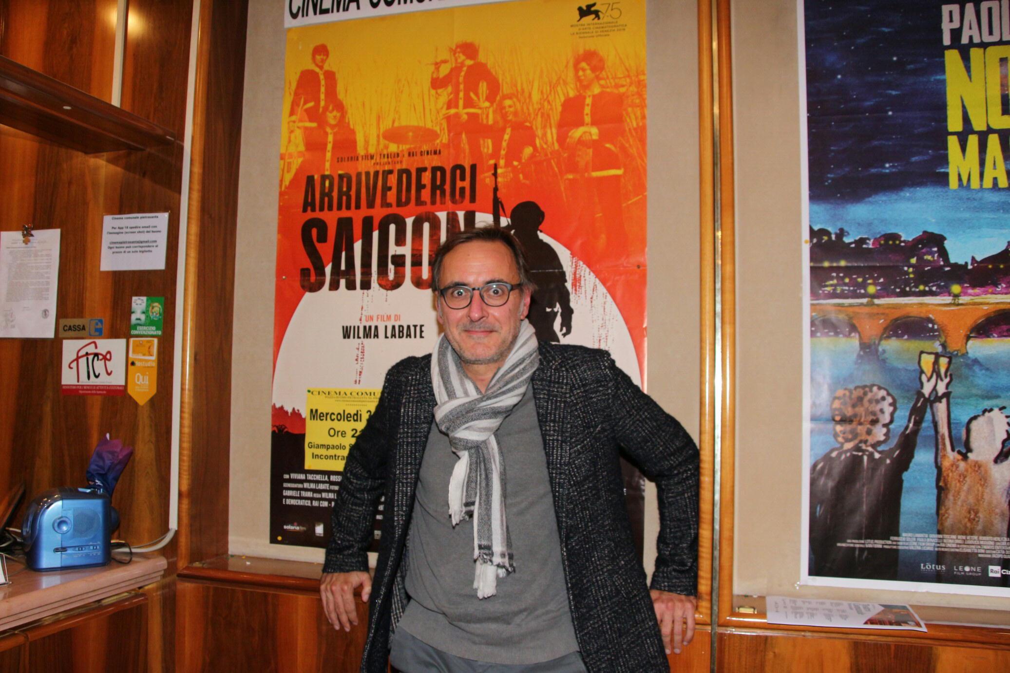 Giampaolo Simi e la locandina di "Arrivederci Saigon" 