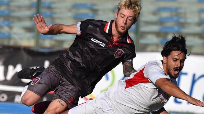 Domenica a Camaiore per il primo derby versiliese Ancora qualcuno ko