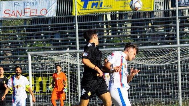 Il classico derby col Viareggio stuzzica De Petrillo