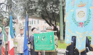 Il gonfalone di Carrara in una cerimonia