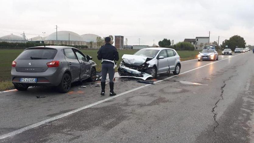 Scontro con tre auto a Quarantoli provoca sette feriti