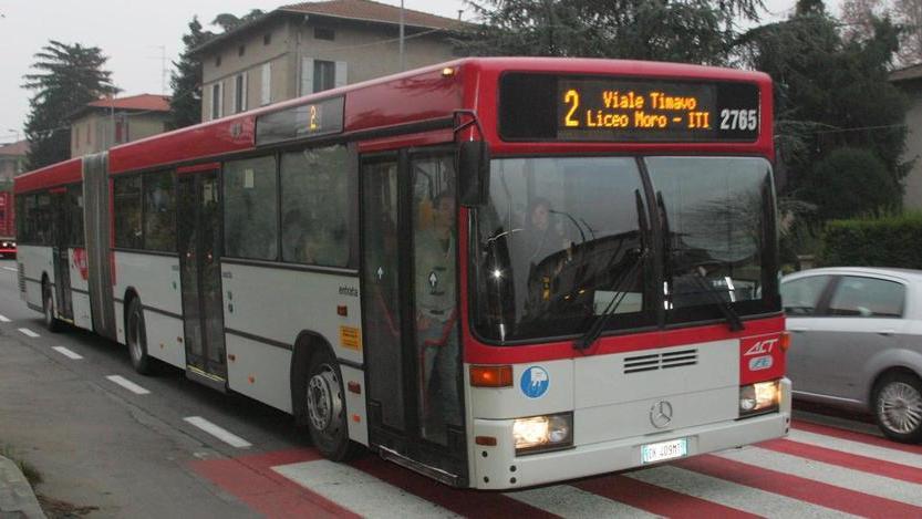 Oggi scuole chiuse e anche Seta cambia gli orari delle corse