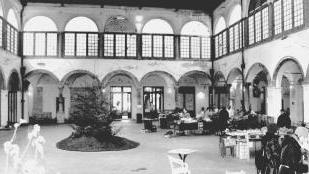 Il mercato del Carmine e piazza S. Frediano senza auto