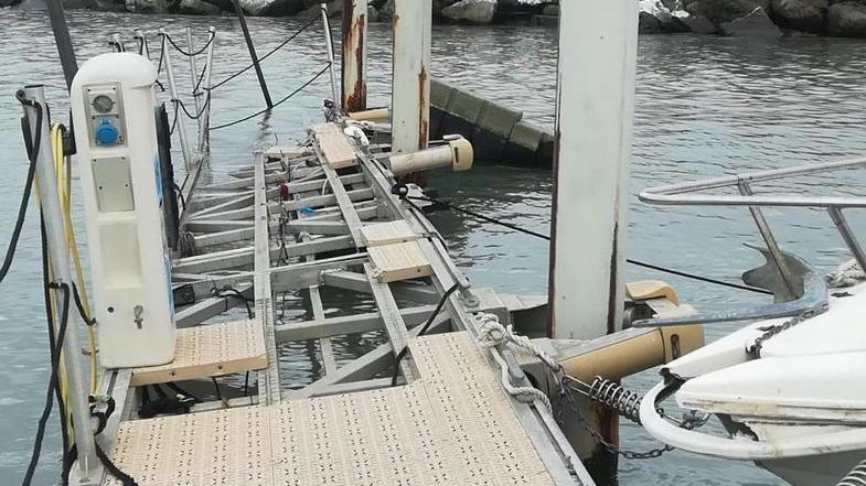 Porticciolo Brugiano via ormeggi e barche 30mila euro di danni