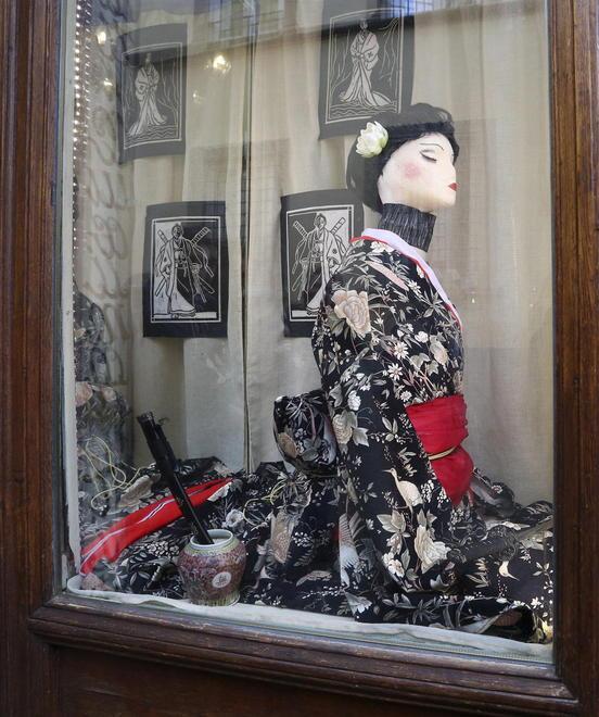 Temporary store, c’è chi dice no e si “veste” in stile Comics 