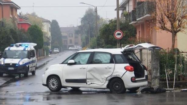 Via Lolli, altro incidente Cavezzese ricoverato