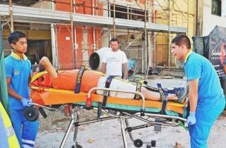 <strong>FERITO.</strong> Soccorso un operaio edile, sotto la scena dell’infortunio