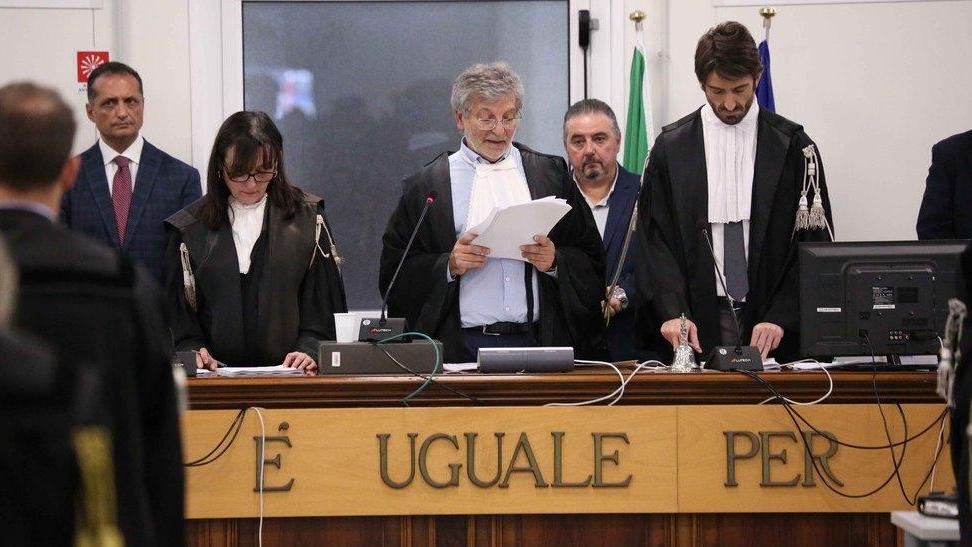 False o reticenti, faro su 50 testimonianze