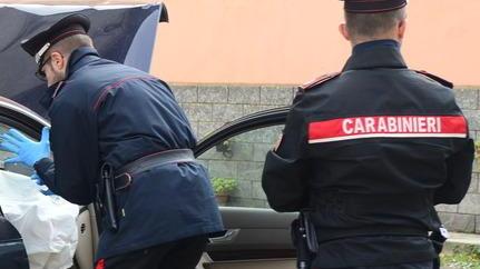 Si intesta 49 automobili poi le “affitta” per commettere furti