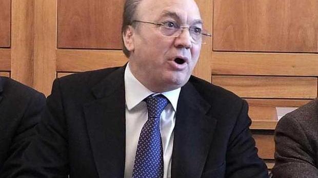 Lotta all’usura benemerenza all’ex prefetto