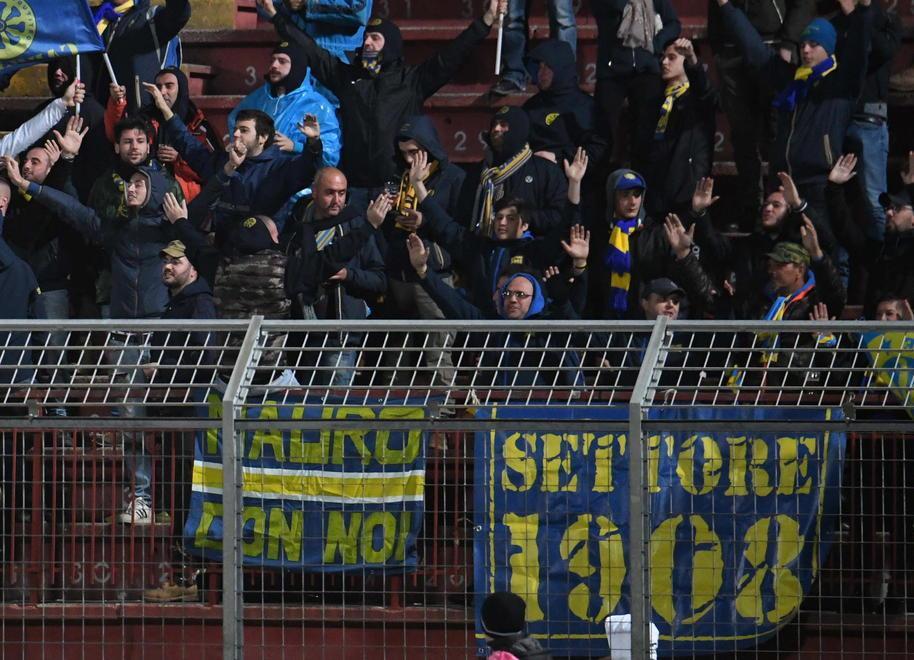 «Nessuna corsa al biglietto, rimaniamo fuori» 