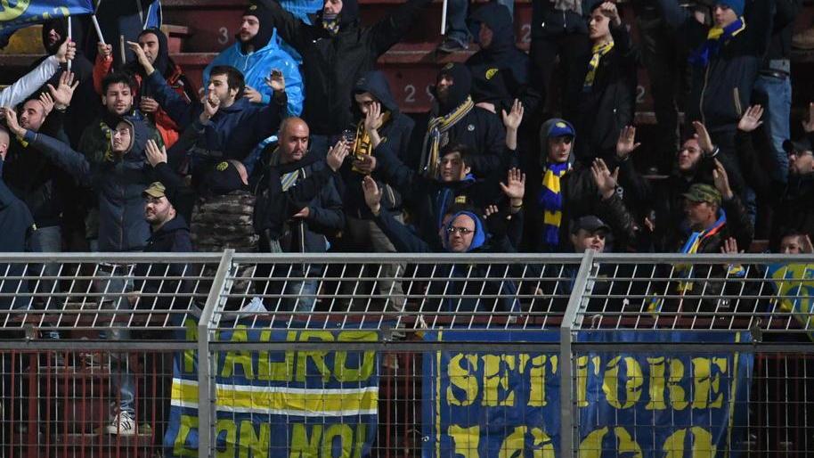 «Nessuna corsa al biglietto, rimaniamo fuori»