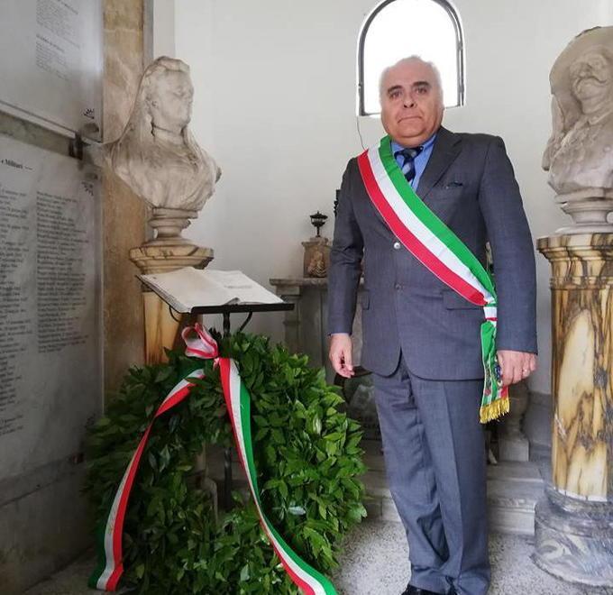 Una corona per tutti i caduti alla Cappella della memoria 