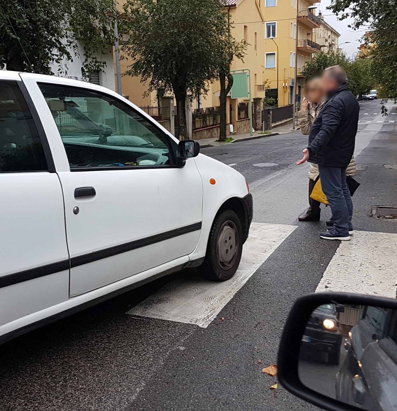 Donna investita, intervengono i vigili