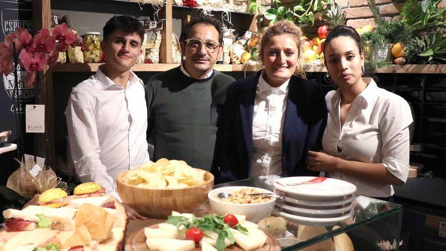 Ha riaperto il bar Cicognani