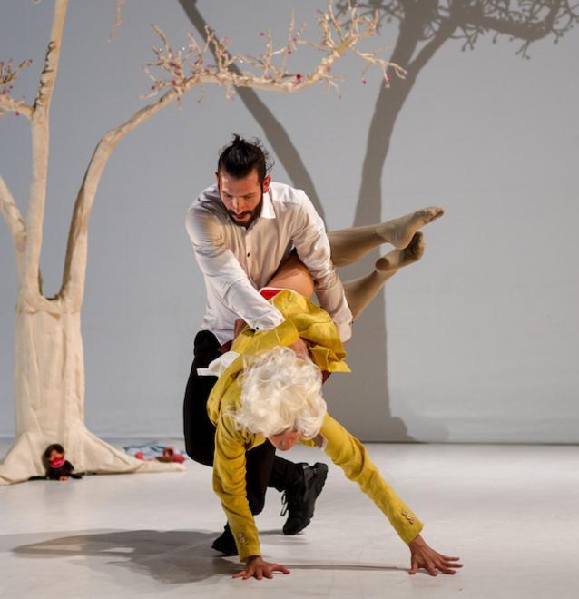 “We are Monchichi” una storia d’amore tra danza, teatro e poesia