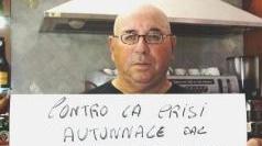 Il cartello al bar nel centro