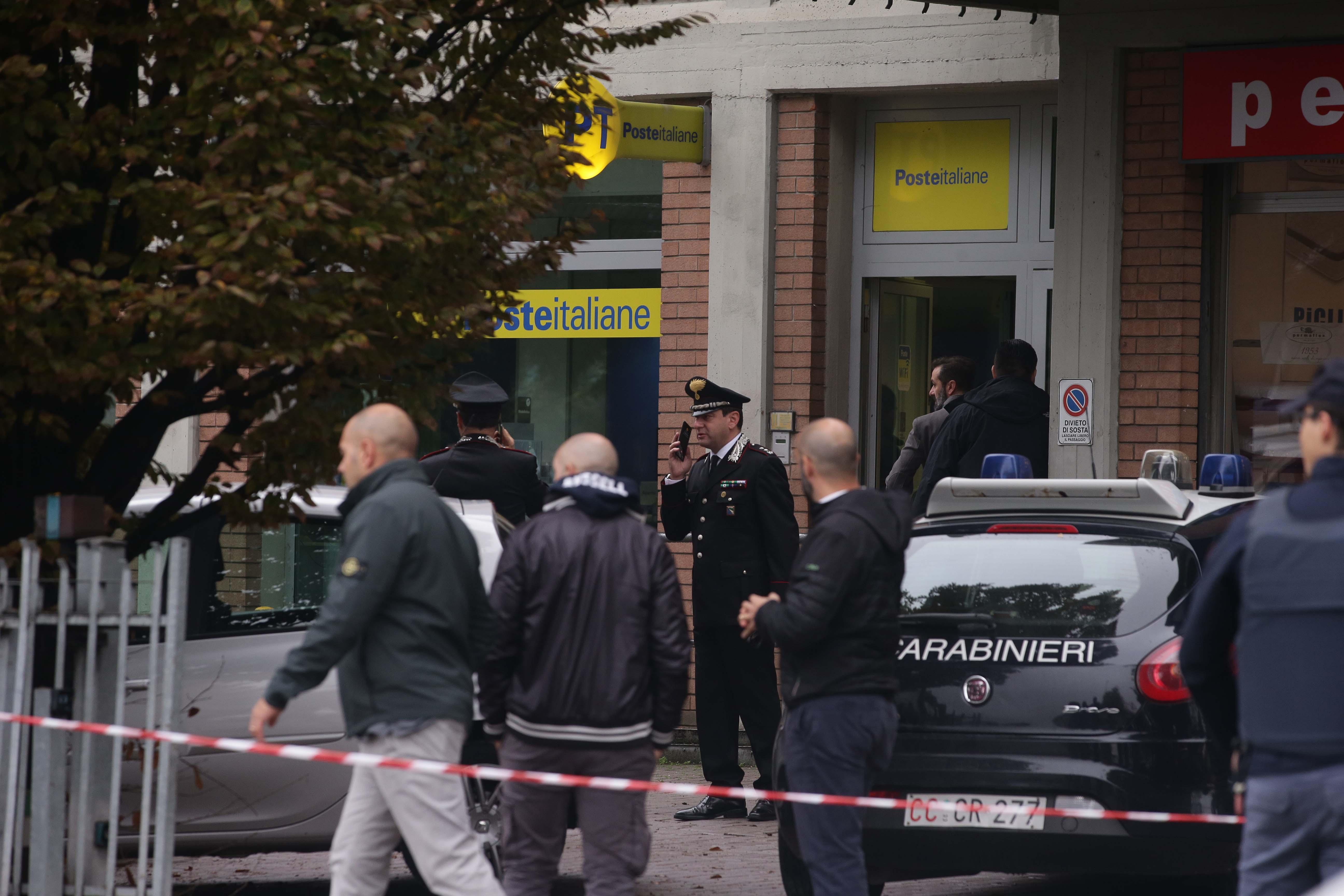 Reggio Emilia, chi sono i dipendenti delle Poste presi in ostaggio da Francesco Amato 