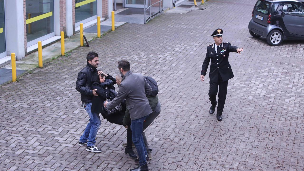 Sequestro alle Poste, dietro la resa una mediazione lunga ore per evitare spargimenti di sangue