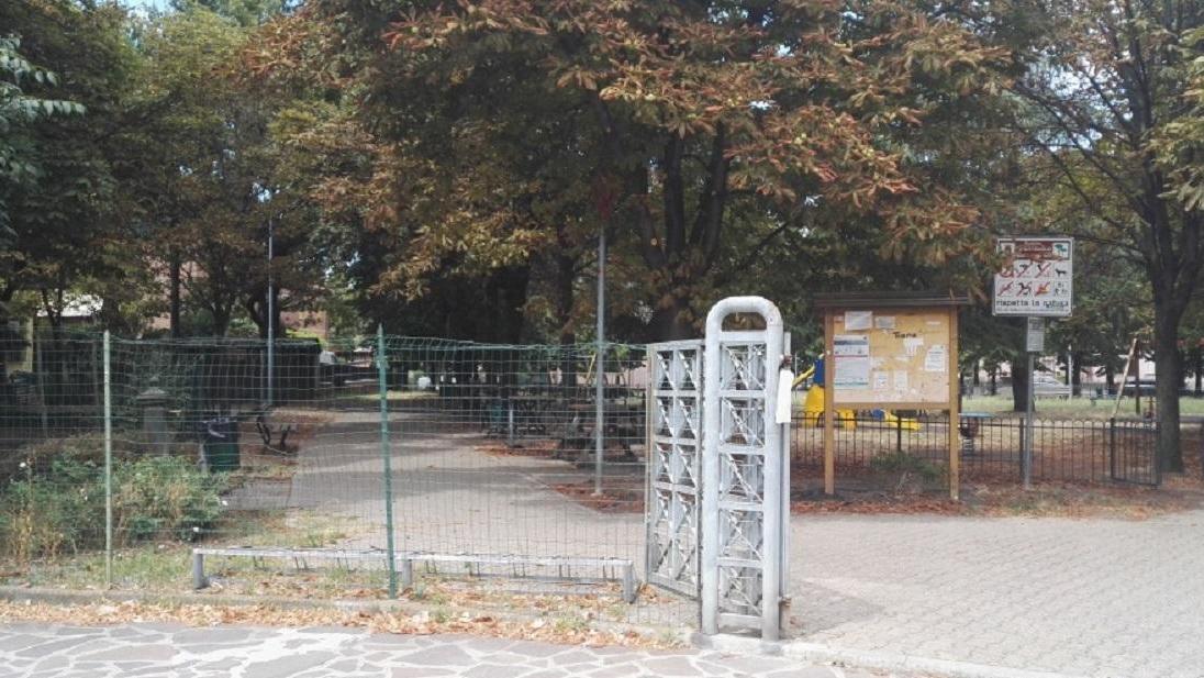 Sassuolo, rissa a colpi di bottigliate nel buio dell’Arcobaleno