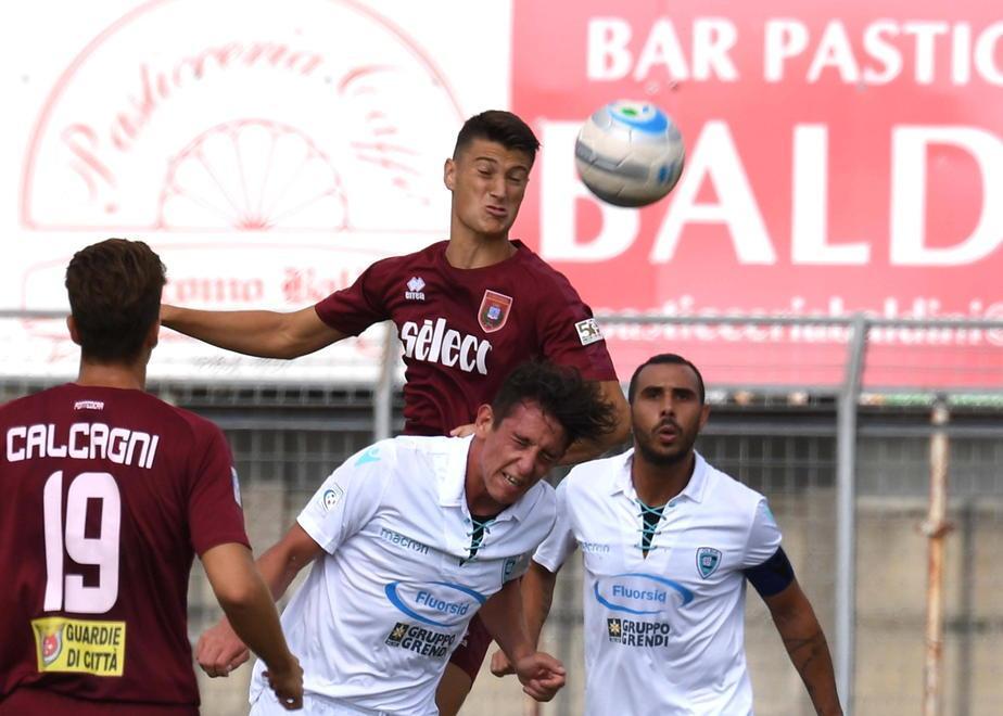 Granata spreconi, nel finale fa festa la Pro Patria 