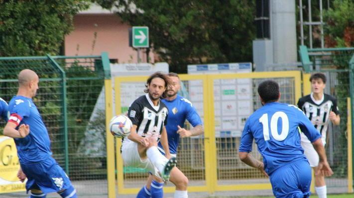 Il derby non regala sussulti Viareggio e Prato impattano