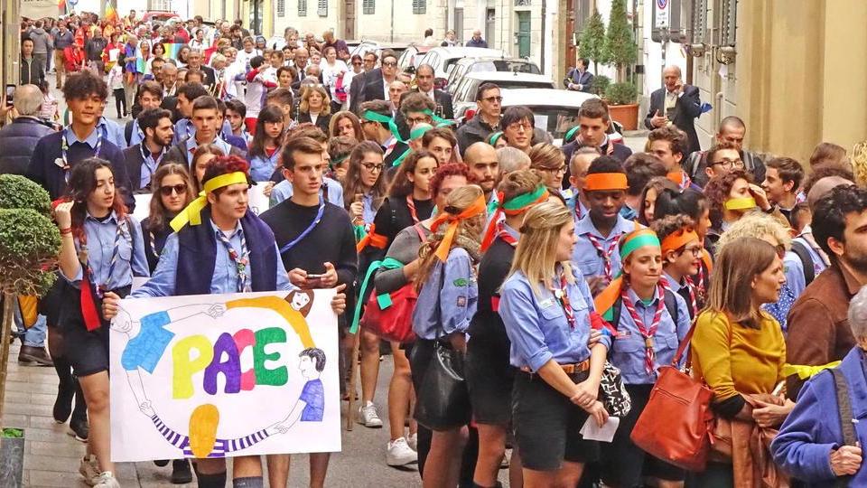 In centinaia alla marcia per “Pistoia città di pace”