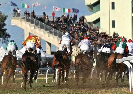 Cavalli e fantini si trasferiscono a Villacidro per un inverno al galoppo