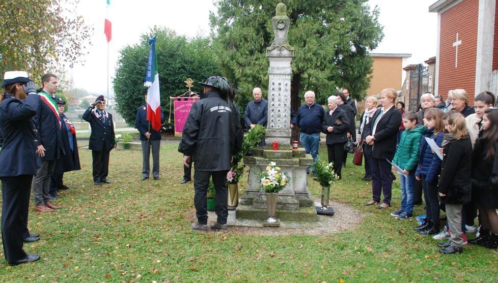 Presente il coro degli alunni