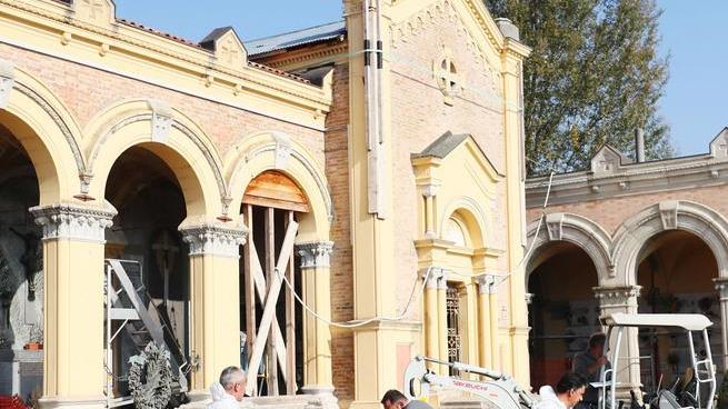 Cimitero, stop alle critiche «Nessuna mancanza di rispetto alla comunità»