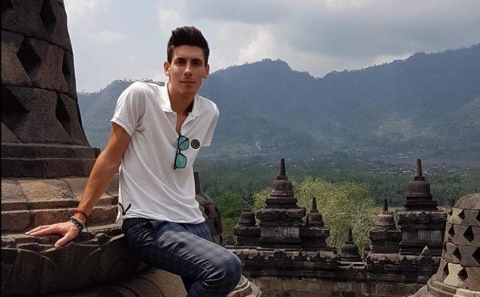 Aereo caduto in Indonesia, la sorella di Andrea scrive: «Non fateci condoglianze» 