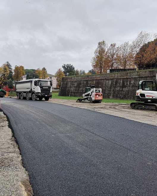 Asfalto sul bypass degli spalti: entro il 30 apre la rotatoria 