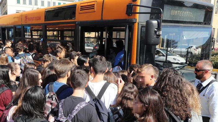 «Servono più bus per le corse verso le scuole di Pescia»