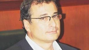 Da sin. il sindaco Luca Lunardini, il vice Alberto Benincasa, il centro congressi Principe di Piemonte