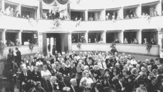 Pubblico ad uno spettacolo del teatro