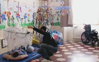 Bimbi senza insegnanti di sostegno