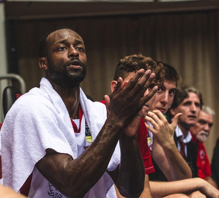 Dominique Johnson capitano dell'OriOra Pistoia Basket