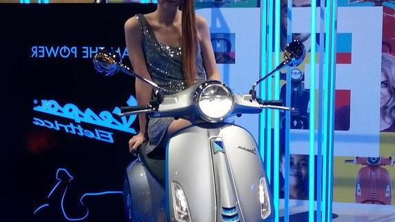 Elettrica, ossia ecologica e silenziosa Debutta l’ennesima vita della Vespa