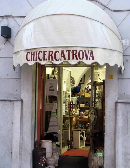 «Dopo 21 anni chiudo, il Chi cerca trova regala alla città i super saldi»