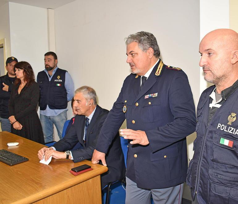 Reclutavano i richiedenti asilo: in carcere la banda dei “caporali” 