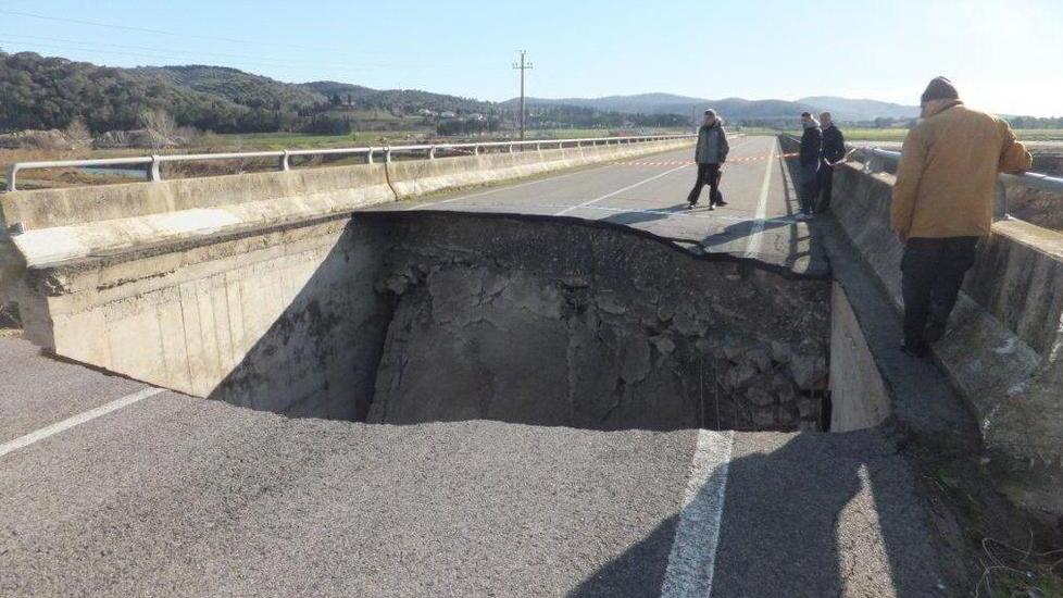 Tre morti sul ponte: le ultime telefonate del tecnico dell’Enel