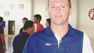 Sopra, Riccardo Tedeschi coach della Fastweb Libertas