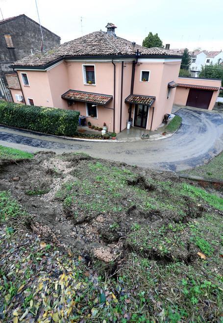 Dopo gli smottamenti Limitazioni al traffico sulle strade delle frane 