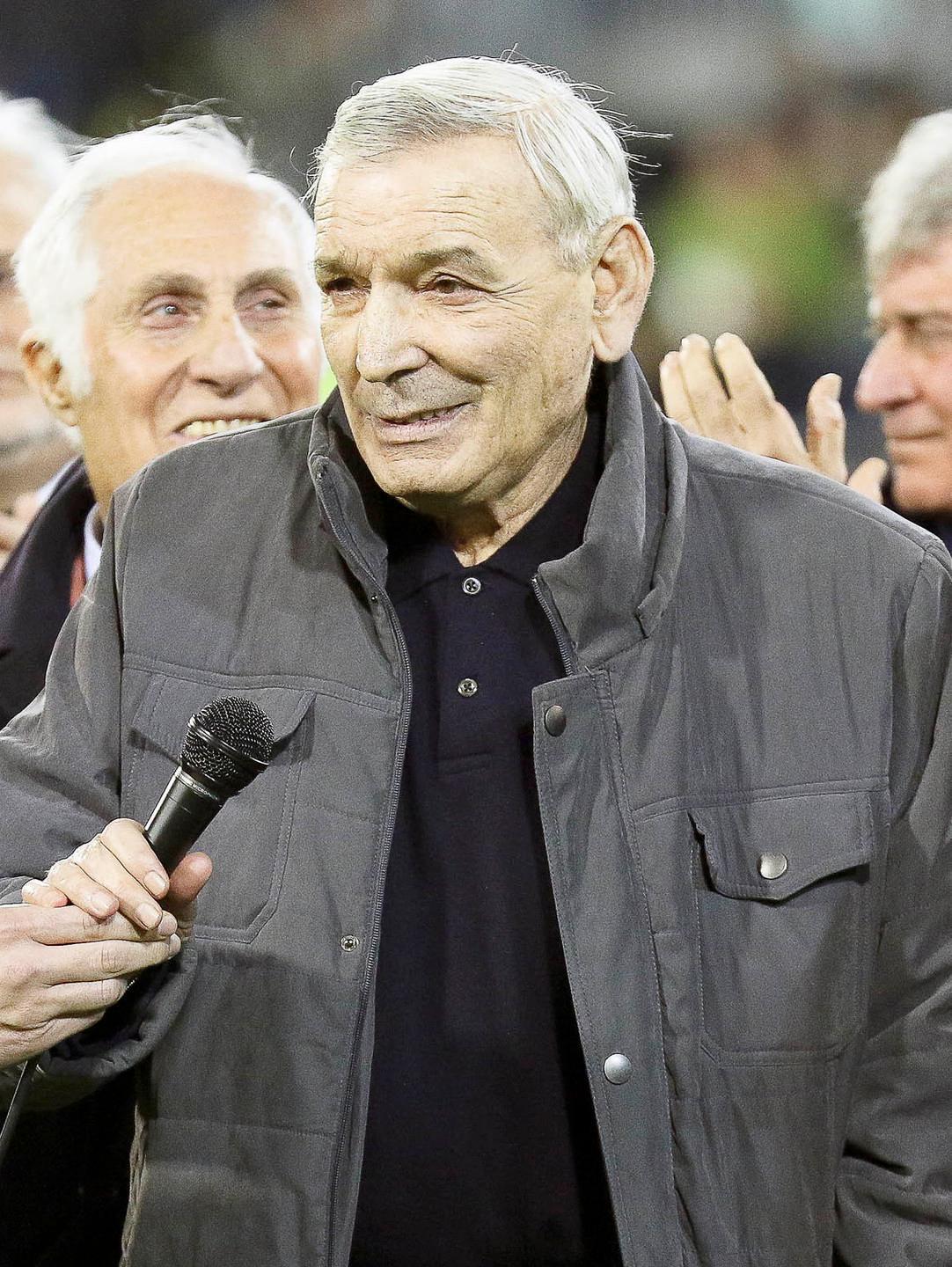 Oggi il compleanno di Gigi Riva: auguri al bomber da tutta Italia