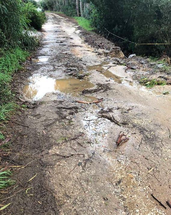 Capo Comino, viabilità a rischio per buche e avvallamenti