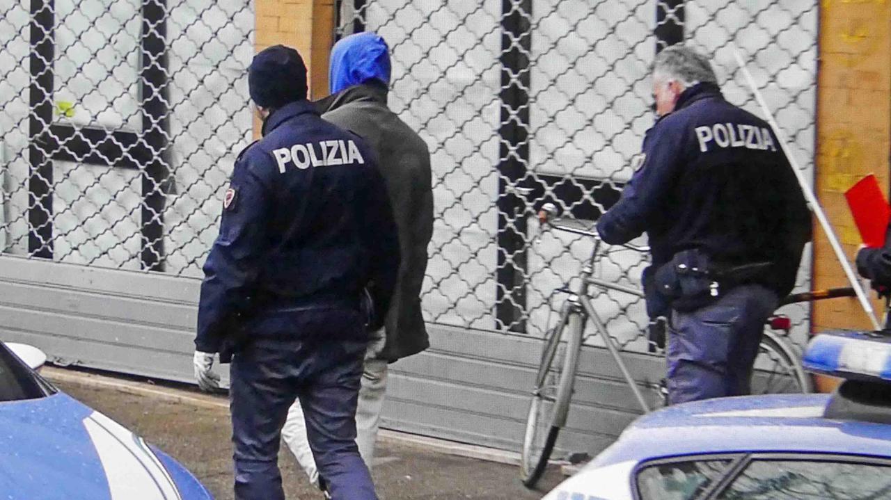 Controlli della polizia di Stato in zona Gad