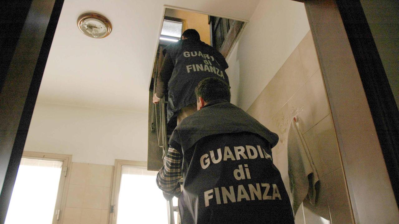 Accertamenti della guardia di finanza (archivio)
